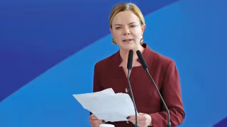 Gleisi Hoffmann critica manutenção da Selic em 15% e alerta para impacto nas contas públicas