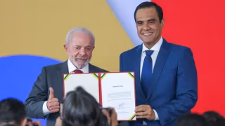 Lula empossa Gustavo Feliciano como novo ministro do Turismo