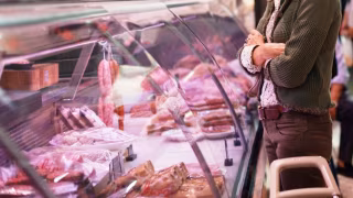 Supermercado é condenado por venda de carne estragada em MG