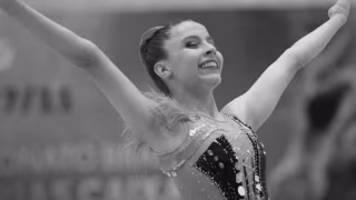 Morre aos 18 anos a campeã brasileira de ginástica rítmica Isabelle Marciniak