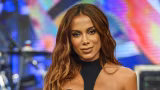 Justiça autoriza oficial de Justiça a citar Anitta em pleno show por processo de R$ 1 milhão