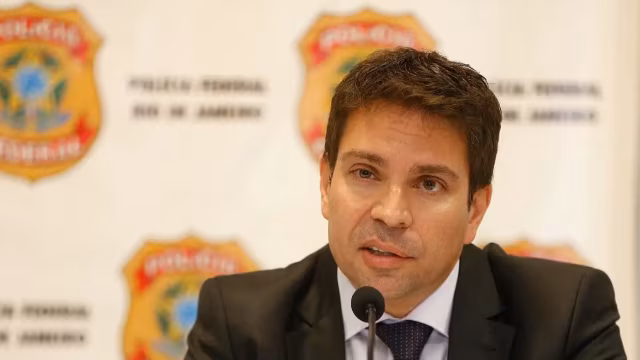 Abin cobra devolução de R$ 10 mil de Ramagem, considerado foragido