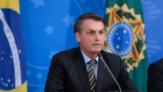 Bolsonaro passa por novo procedimento para tratar soluços persistentes em Brasília