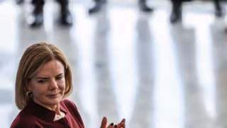 Gleisi acusa oposição de apoiar intervenção estrangeira após ataque dos EUA à Venezuela