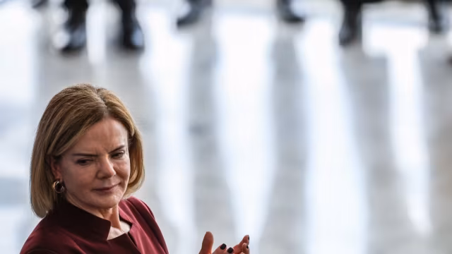 Gleisi acusa oposição de apoiar intervenção estrangeira após ataque dos EUA à Venezuela