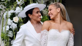 Marta se casa com a jogadora Carrie Lawrence em cerimônia intimista na Flórida