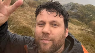 Vocalista da banda The Ray Summers morre durante caminhada em celebrabração de Ano Novo