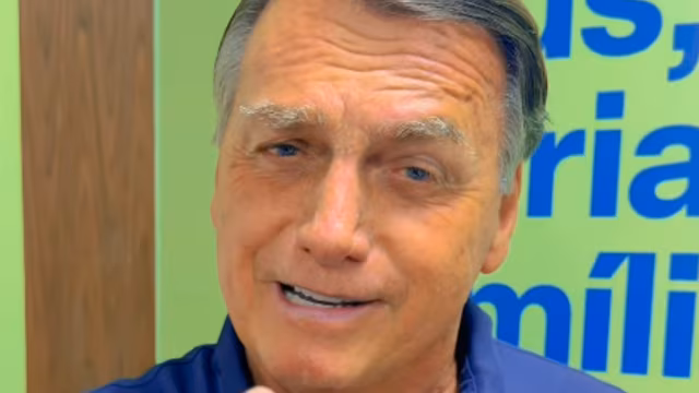 Defesa de Bolsonaro pede inclusão em programa de remição de pena pela leitura