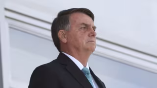 Senadores pedem ao STF que converta prisão de Bolsonaro em domiciliar