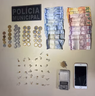 Polícia Municipal apreende crack e detém foragido e adolescente em operação em Ipatinga