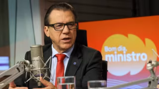 Emprego formal é eixo de acolhimento a venezuelanos no Brasil, diz Luiz Marinho