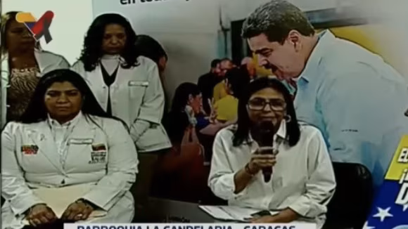 Delcy Rodríguez agradece Lula por envio de remédios à Venezuela após ataque a armazém