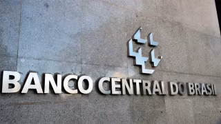 Brasileiros ainda têm R$ 10 bilhões esquecidos em bancos, alerta Banco Central; saiba como receber