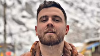 Irã marca enforcamento de jovem que protestou contra regime dos aiatolás