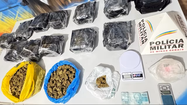 PM apreende cerca de 22 kg de skunk que seriam enviados pelos Correios em Ipatinga; 5 são detidos