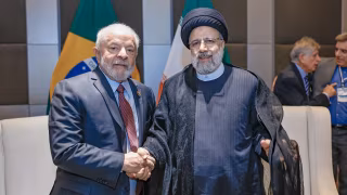 Refugiada iraniana em SP critica neutralidade do Brasil diante de regime de Teerã