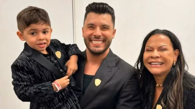 Mãe de Marília Mendonça elogia namorada de Murilo Huff por cuidado com Léo