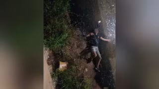 Homem cai de ponte ao tentar tirar selfie e é resgatado em MG