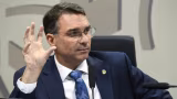 Flávio Bolsonaro defende união da direita em candidatura única contra Lula