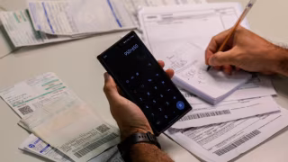 Como organizar as finanças para sobreviver ao aperto de janeiro sem se endividar