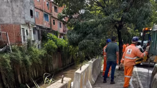 Após desaparecimento de casal, SP instala bloco de concreto e bombeiros retomam buscas