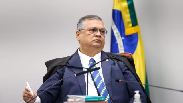 STF torna ré enfermeira acusada de hostilizar ministro Flávio Dino em voo