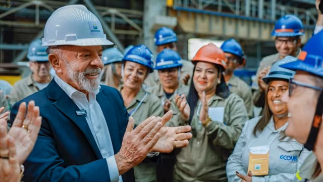 Lula critica Trump e diz que republicano tenta governar o mundo pelo Twitter