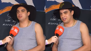 Equipe de Natanzinho Lima se pronuncia após cantor interromper show por questão de saúde