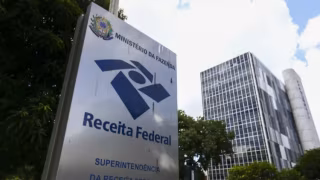 Receita Federal em SP leiloa iPhones 15, Taos e milhares de produtos apreendidos