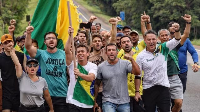 Moraes autoriza prisão de manifestantes em frente à Papuda durante atos pró-Bolsonaro