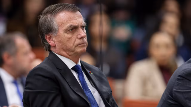 Moraes dá cinco dias para PM do DF detalhar rotina de Bolsonaro na 'Papudinha'