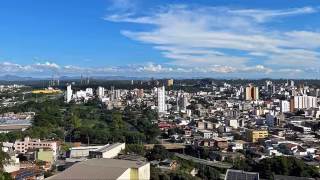 Mulher denuncia agressão do ex-companheiro dentro de carro em Ipatinga