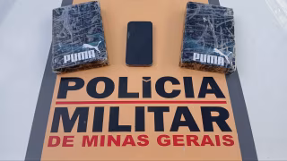 Vídeo: Polícia apreende barras de cocaína e prende jovem de 20 anos em Itabira
