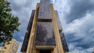 PF investiga suposto pagamento a influenciadores para atacar Banco Central após liquidação do Banco Master