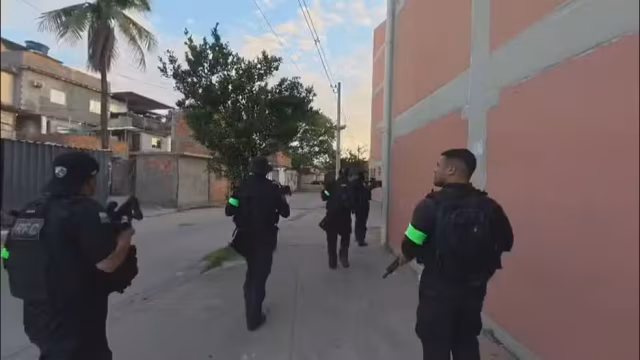 Tiroteio em Manguinhos durante operação da Polícia Civil paralisa trens da SuperVia