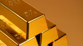 Ouro dispara e renova recorde com tensão entre EUA e Irã e dólar pressionado