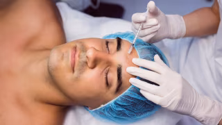 Cirurgias plásticas em homens quase dobram em sete anos, aponta levantamento internacional