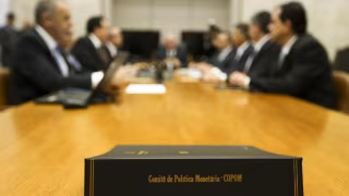 Copom mantém Selic em 15% ao ano pela quinta reunião seguida