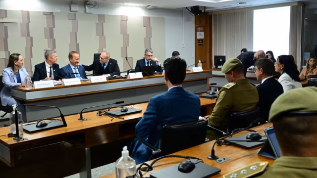 Oposição apresenta requerimentos na CPI mirando familiares de ministros do STF