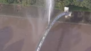 Furto de equipamento provoca vazamento e forma chafariz no Rio Tietê, em SP