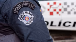Homem faz ex-refém com faca no pescoço e é baleado após avançar contra PM em SP