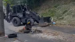 Operação da PM retira barricadas no Morro do Dendê; três suspeitos são presos
