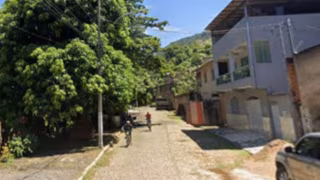 Discussão por  construção de galinheiro termina com homem baleado em Timóteo