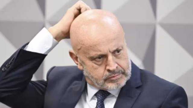 Careca do INSS avalia delação premiada após avanço das investigações sobre família