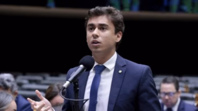 Nikolas protocola representação no MP contra Lula e escola de samba por suposta propaganda eleitoral