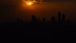 Boato de “apagão global” confunde eclipse solar anular de 2026 com falha de energia