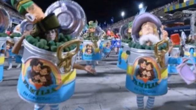 Desfile em homenagem a Lula provoca acusações de intolerância religiosa e reações da direita