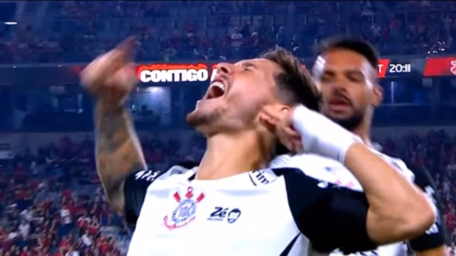 Corinthians vence Athletico-PR na Arena da Baixada e entra no G5 do Brasileirão
