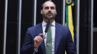 STF abre ação penal e torna Eduardo Bolsonaro réu por coação no curso do processo