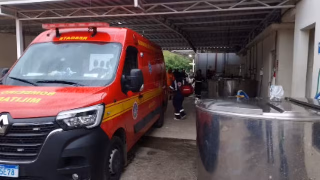 Adolescente de 17 anos tem mão presa em máquina de moer carne e é resgatado em frigorífico em MG